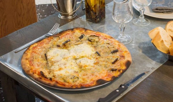 Restaurant avec Pizza au Feu de Bois à Orgon